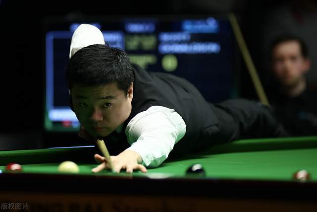 仅展现了球 仅展现了球