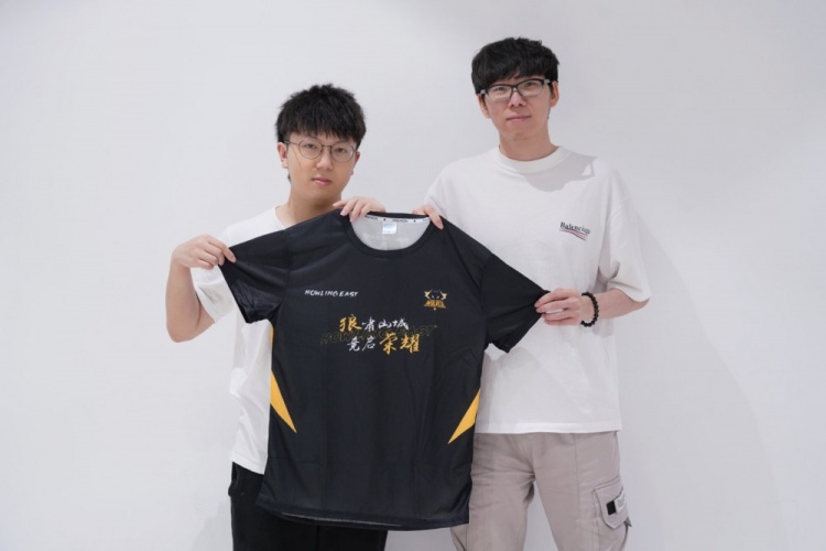 共有6名球 共有6名球