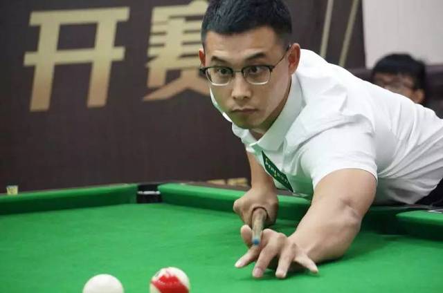 边路牵制 边路牵制